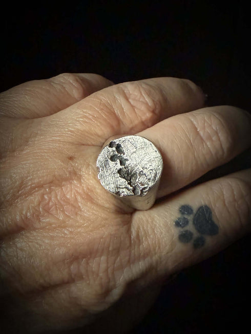 Broken Round Signet Ring